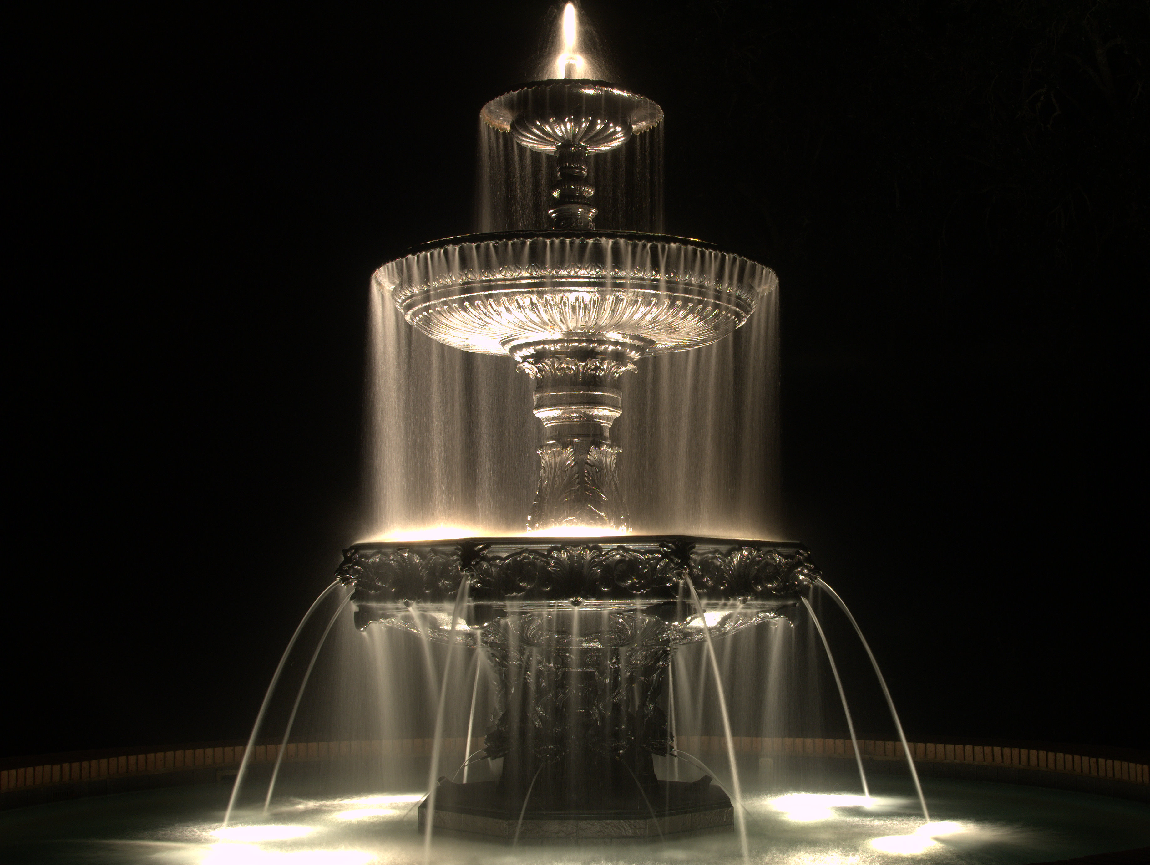 Kết quả hình ảnh cho fountain in night